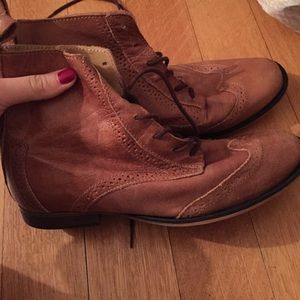 Steve Madden short cognac booties