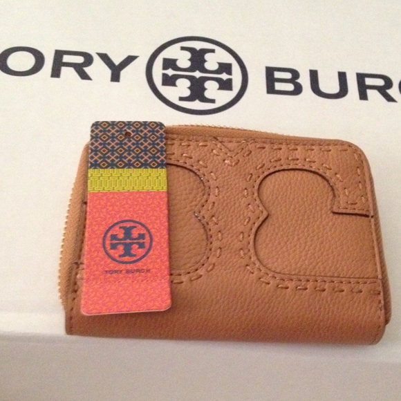 Tory Burch Clutches & Wallets - Tory burch Amalie zip coin case