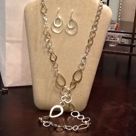 Necklace set