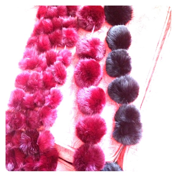 Luxurious genuine mink Pom-poms wrap. 3pieces!
