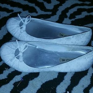 American eagle white flats