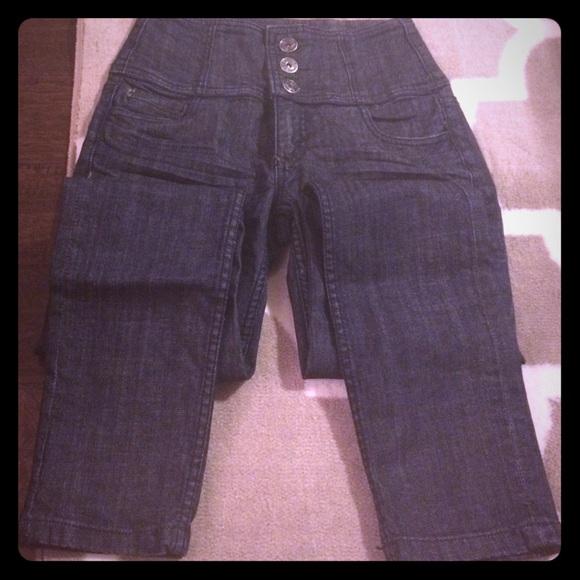 High waisted jeans new with out tags
