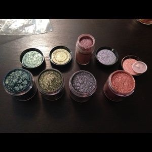 MAC pigments
