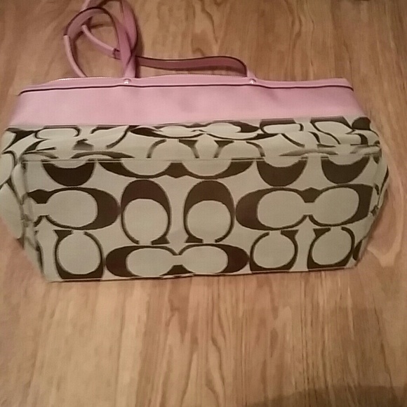 Additional photos pink coach - Picture 2 of 4