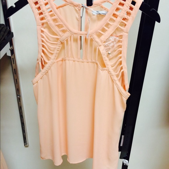 Beautiful peach top!