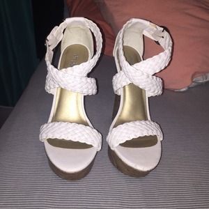 White and cork wedges