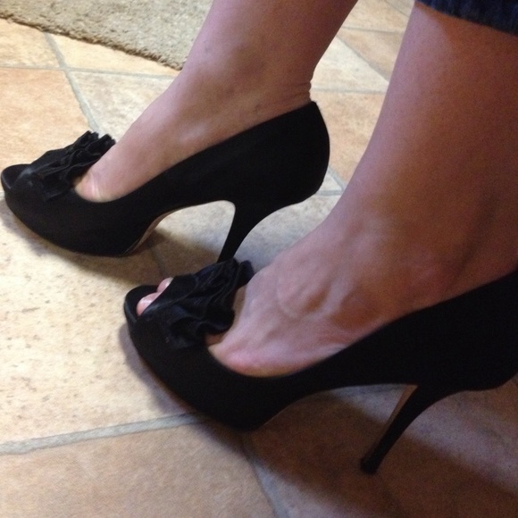 SOLD. Pumps - Picture 4 of 4