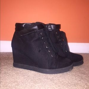 ❌Sold on Vinted ❌Black H&M Sneaker Wedges/Booties