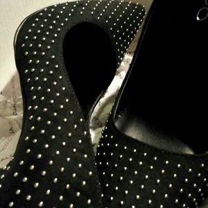 Silver pin dots black heel