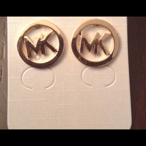 MK earing gold