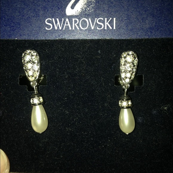 Elegant evening diamond and pearl earrings