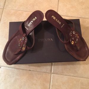 💚FINAL PRICE DROP💚Prada!👄 kitten heels