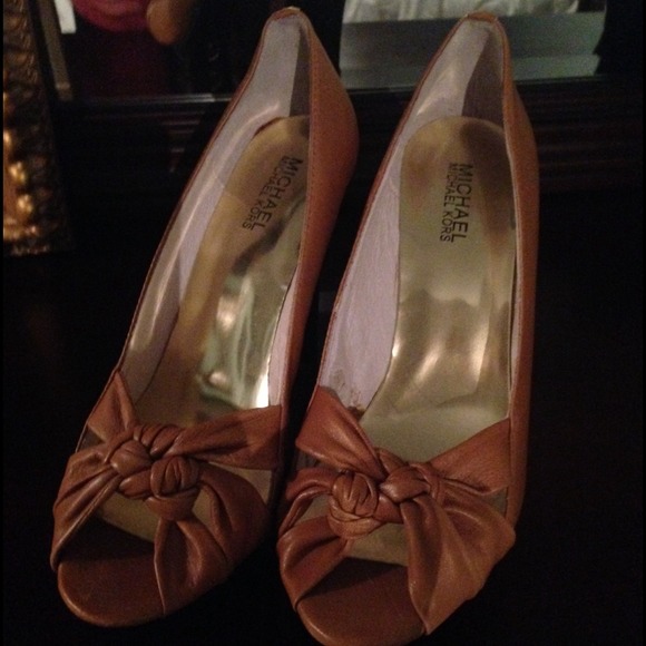 Michael Kors open toe heels - Picture 1 of 3