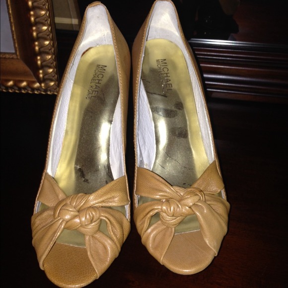 Michael Kors open toe heels - Picture 3 of 3