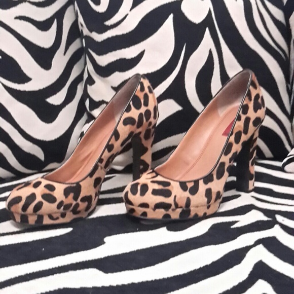 5|48 Leopard Print Heels