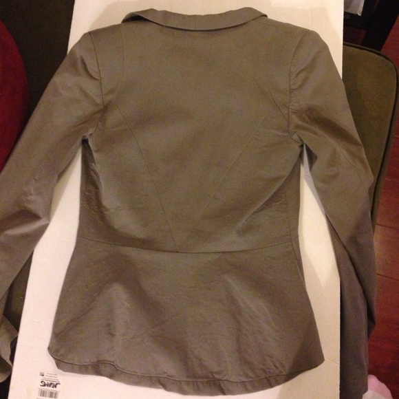 Blazer - Picture 3 of 4