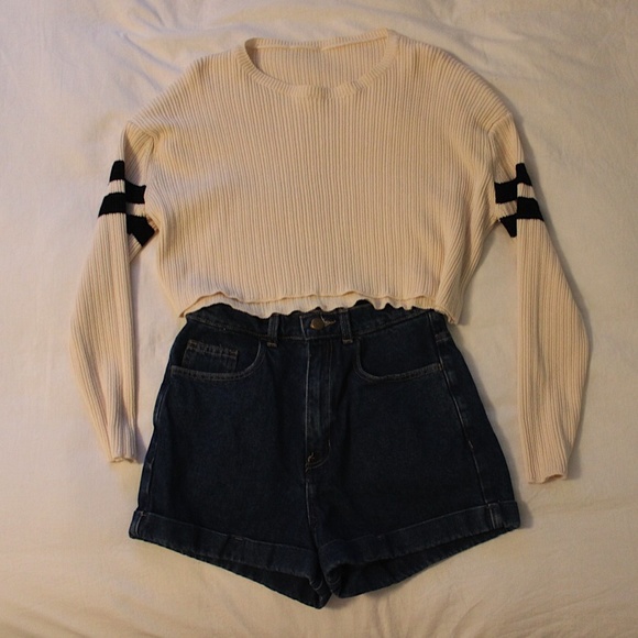 Brandy Melville Cropped Sweater