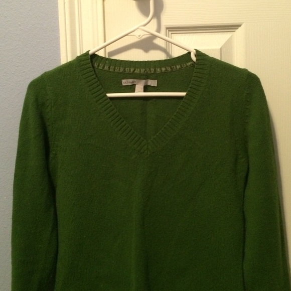 Green old navy sweater