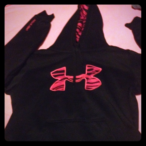 Under Armour sweatshirt
