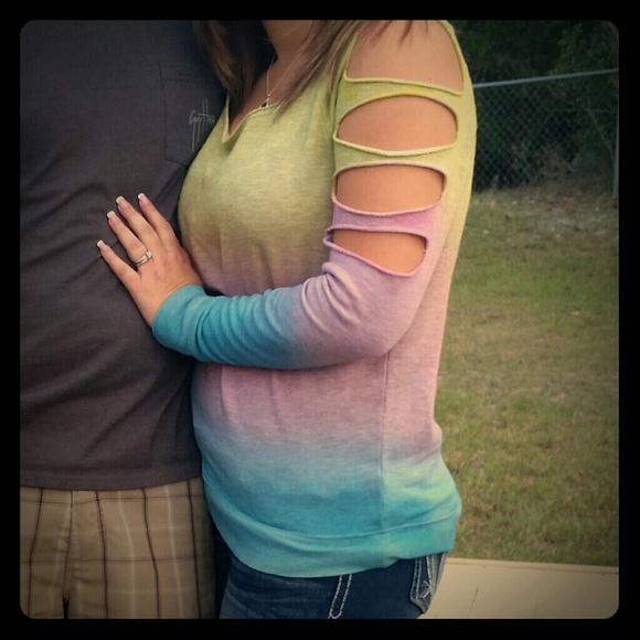 Venus cut out sleeve pullover sweater