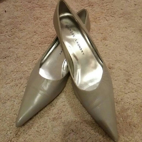Chinese Laundry grey gray kitten heels size 8