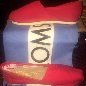 NEW Red Canvas TOMS