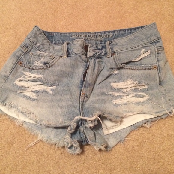 American Eagle high-wasted shorts