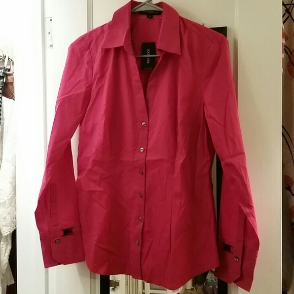 Tailored long-sleeved blouse