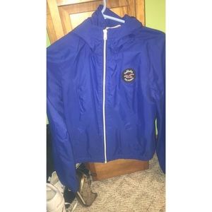 Hollister rain jacket 💙