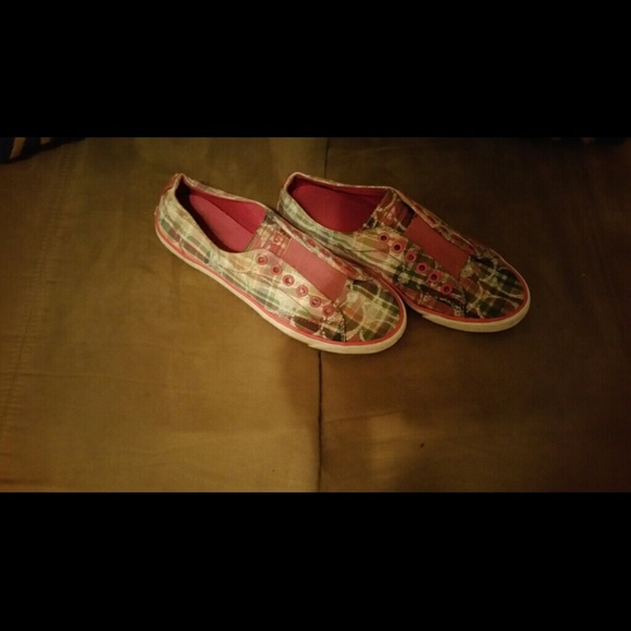 Authentic Signature Coach Shoes - Picture 2 of 4