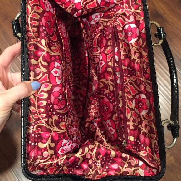 Guess purse - Picture 3 of 4