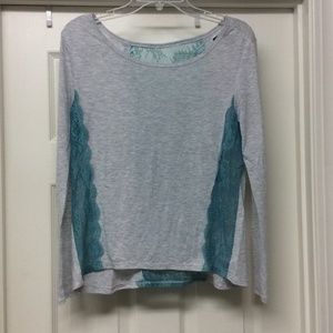 Gray and turquoise long sleeve shirt