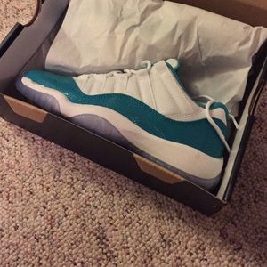 Jordan Aqua 11 Lows