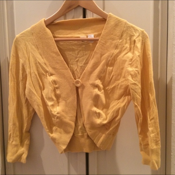 •••Yellow Crop Sweater