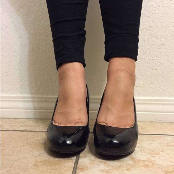 Heels - Picture 2 of 3