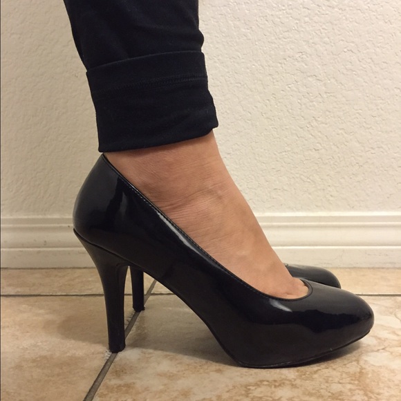 Heels - Picture 3 of 3