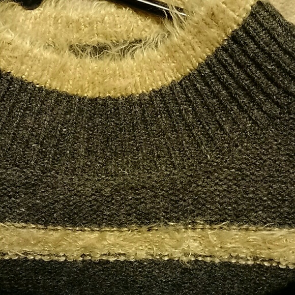 Sweater - Picture 3 of 3