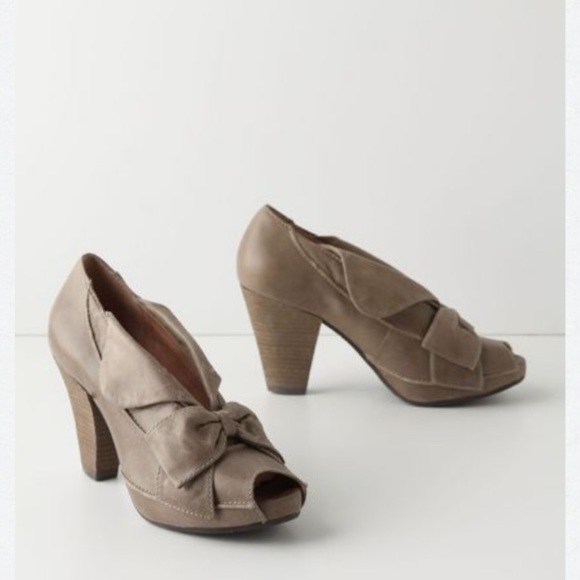 Never been worn Anthro Mrs. Albright  bow heels!
