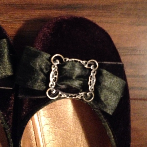 Dark brown velvet flats! - Picture 3 of 4