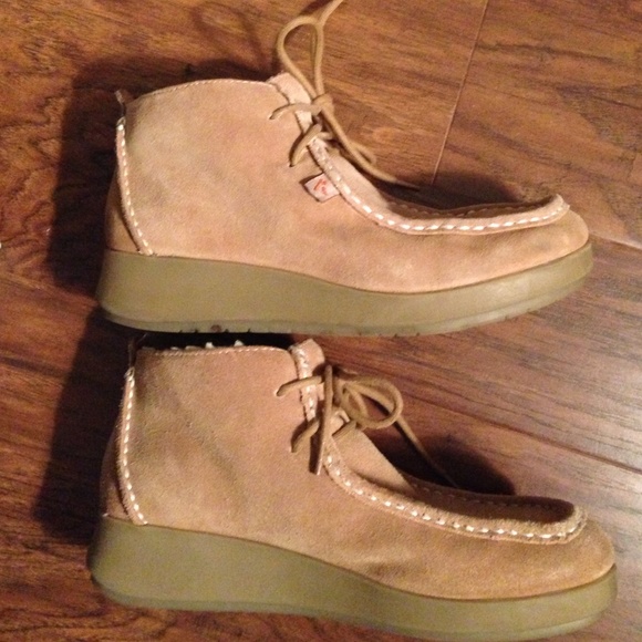 Beige faux suede ankle lace up boots! - Picture 2 of 4