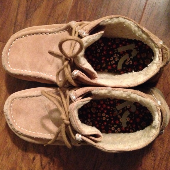 Beige faux suede ankle lace up boots! - Picture 4 of 4