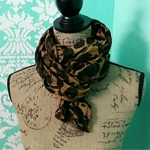 NWOT scarf - Picture 2 of 2