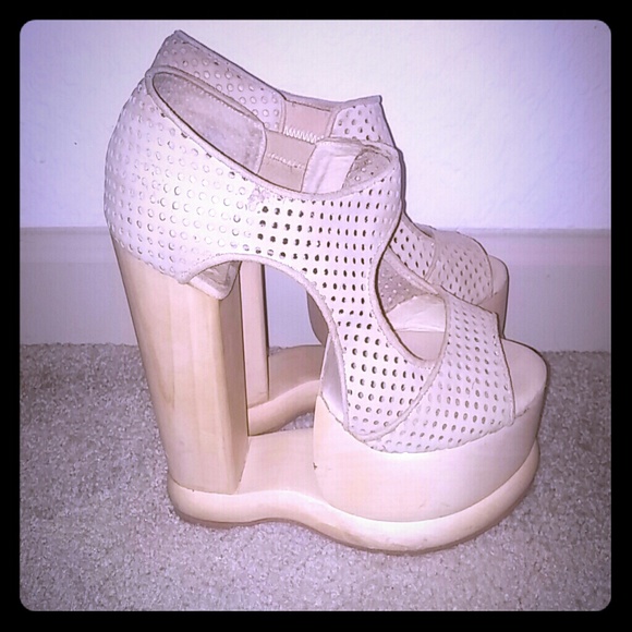 JEFFREY CAMPBELL SKY ROOM WEDGES SIZE 9
