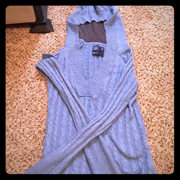 American Eagle pullover!