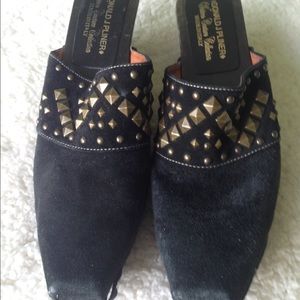 Donald J. Pliner Mules
