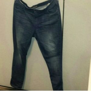 1 Dark denim & 1 grey skinny leg jean