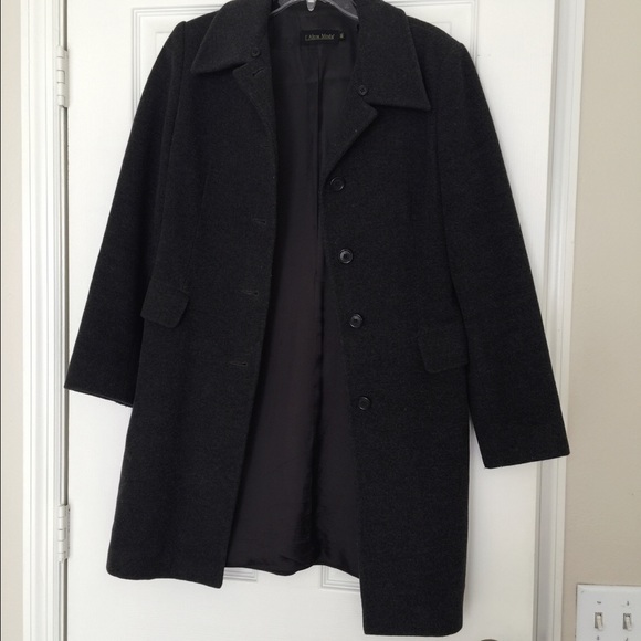 Coat - Picture 4 of 4