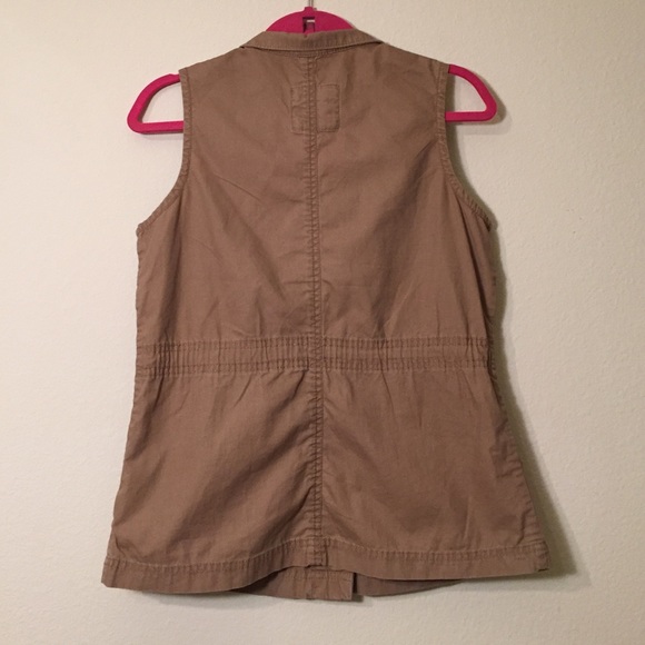 Old Navy Jackets & Coats - Old Navy Khaki Cargo Vest, Size S Old Navy Jackets & Coats - Old Navy Khaki Cargo Vest, Size S