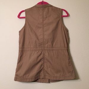 Old Navy Jackets & Coats - Old Navy Khaki Cargo Vest, Size S Old Navy Jackets & Coats - Old Navy Khaki Cargo Vest, Size S
