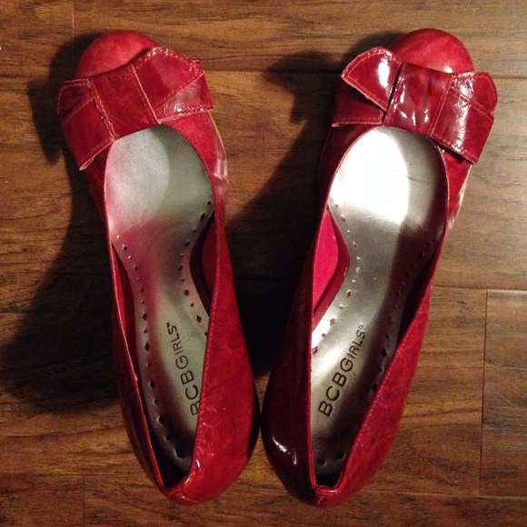 BCBGirls Ruby Red Rugged Patent Leather Heels! - Picture 4 of 4